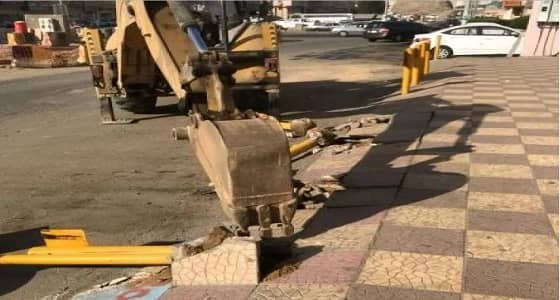 بلدية الشوقية تشن حملة إزالة المواقف العشوائية في مكة