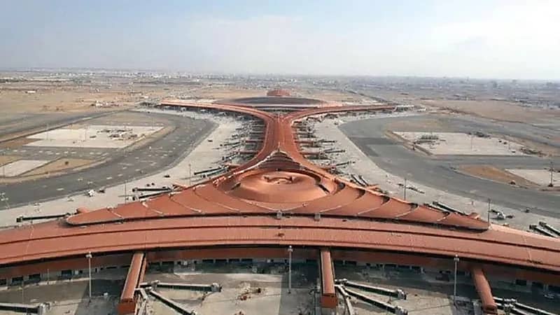 مطار الملك عبدالعزيز يوجه تنبيها للمسافرين للدول المتأثرة بتعليق الطيران
