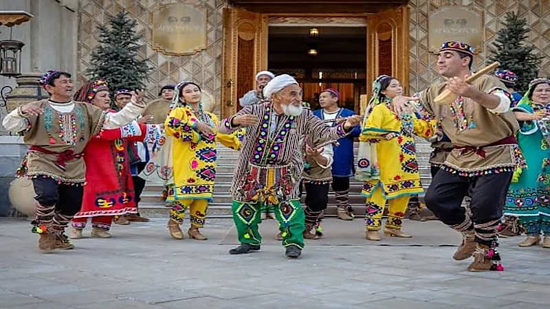 ساحة راجستان بسمرقند تستقبل ضيوف الجمعية العامة لمنظمة السياحة العامة.. صور