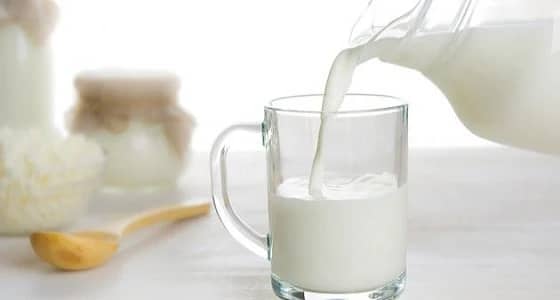 " الخضيري " ينصح متبعي الحمية باللبن كامل الدسم