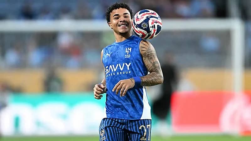 الهلال يتمسك بكايو سيزار ويرفض عروض بورتو وسبورتينغ لشبون