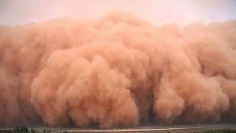 فيديو.. عاصفة جدارية تقترب من محافظة طبرجل