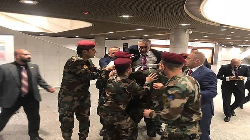 ضرب رئيس البرلمان العراقي المؤقت ونقله للمستشفى