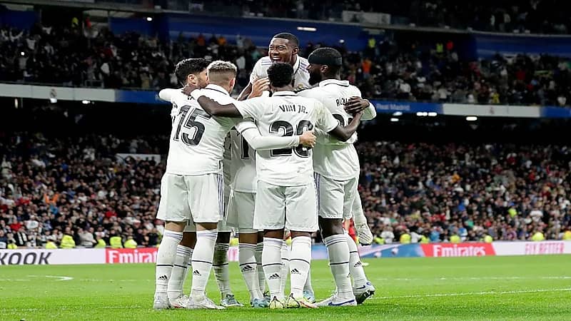 ريال مدريد يتخطى إشبيلية بثلاثية 