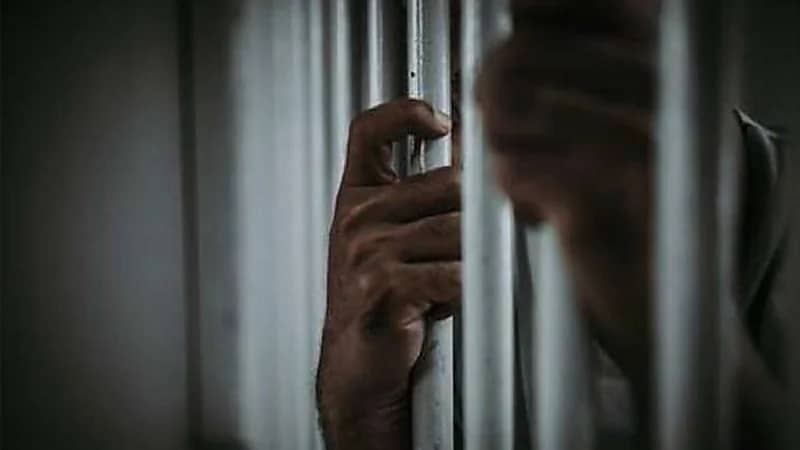 السجن 20 عامًا لأب قتل ابنه بسبب كعكة