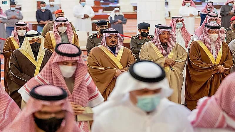 إلهام شاهين تثير الجدل بتصريحاتها عن منة عرفة وطليقها