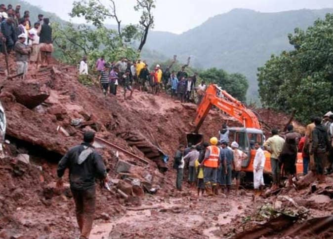 بالصور.. " عناية " توقع اتفاقية لعلاج المرضى الفقراء بالشراكة مع " الحزم " للتطوير