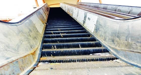 أمانة مكة تستجيب للشكاوي وتولي اهتمامها لصيانة السلالم الكهربائية