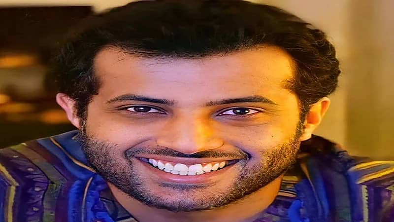 ردة فعل تركي آل الشيخ على وصفه بـ "بالغ الوسامة"