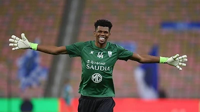 هاسي يستقر على "الربيعي" لقيادة الأهلي أمام الهلال