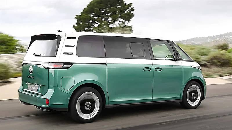 فولكس فاجن ترفع الستار عن نسخة جديدة من حافلة ID.Buzz الكهربائية .. صور
