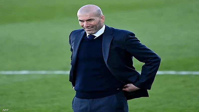 زيدان يرد على طلب باريس سان جيرمان لتدريب الفريق