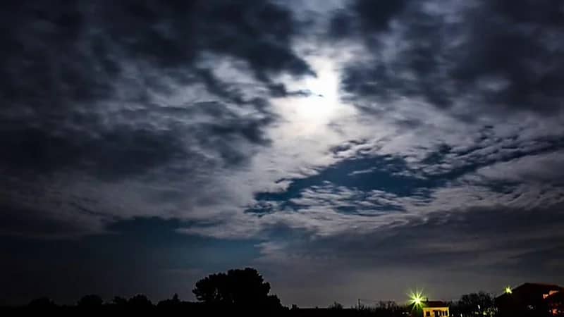 "المسند" يوضح لماذا الليالي الغائمة أشد حرًا من الليالي الصافية