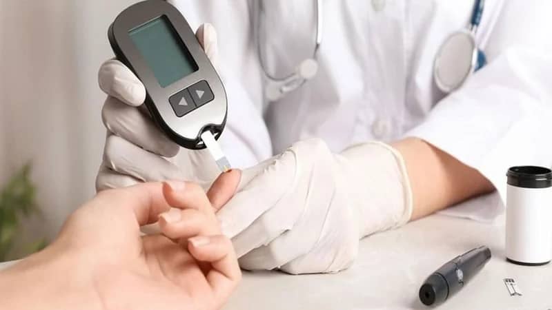 أبرزها الوزن.. 6 فحوصات هامة لمرضى السكري