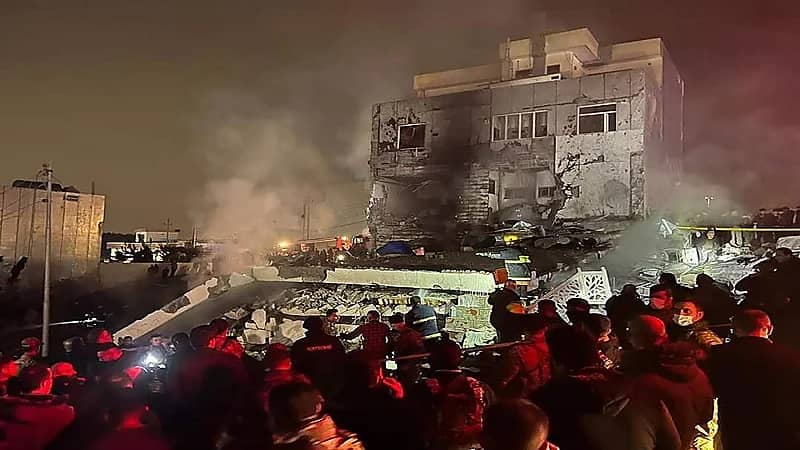 فيديو وصور..قتلى في انفجار ضخم بخزان غاز بالعراق