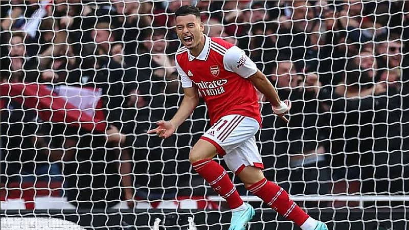 أرسنال يتغلب على ليفربول بثلاثية على ملعب الإمارات