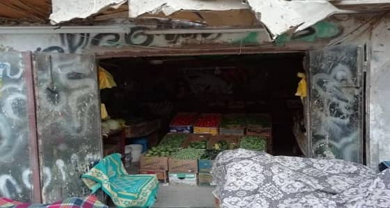 مصادرة مواد غذائية تالفة والقبض على 15 عاملا مخالفا بمكة