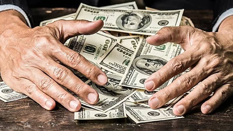 مليونير يكشف السبب وراء ثروات فاحشي الثراء