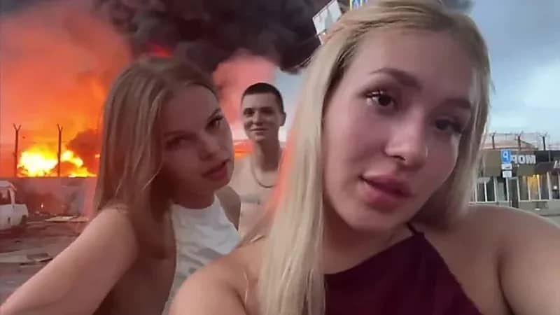 رقصة مستفزة أمام حريق تورط روسيتين على تيك توك .. فيديو