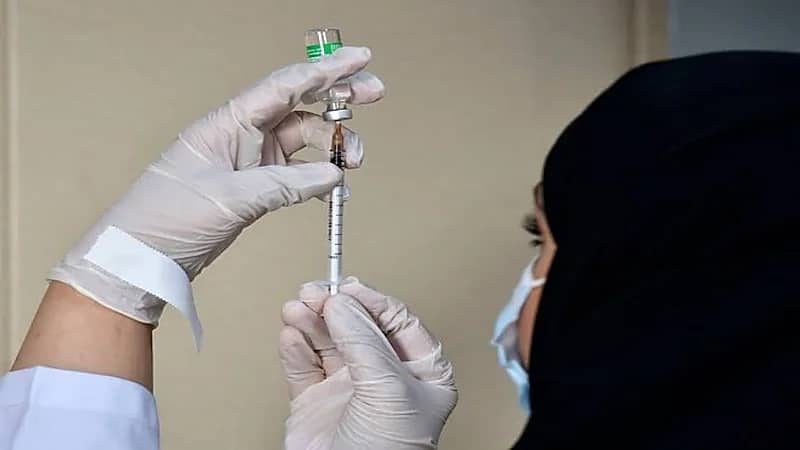 الصحة تؤكد إتاحة الجرعة التنشيطية لجميع الفئات العمرية من 16 عامًا