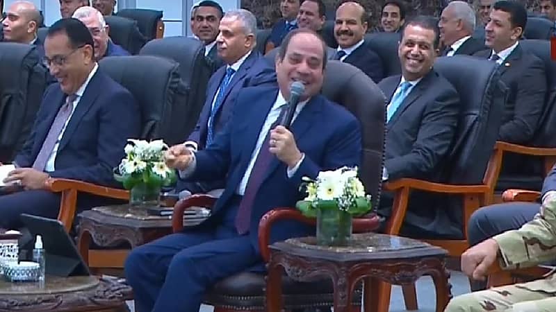 شاهد .. السيسي لوزير النقل: أنت نحلت وبر الدولة