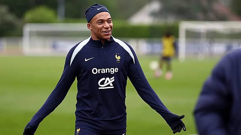 مبابي ينتقل إلى ريال مدريد رسمياً