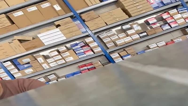  شاهد..  بيع قطع غيار غير أصلية في أحد الأسواق