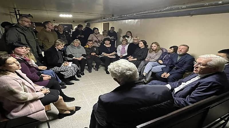 الرئيس الألماني يحتمي بملجأ هربا من الموت