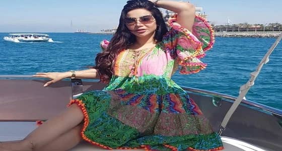 " لجين عمران " بإطلالة آخر روقان وسط البحر