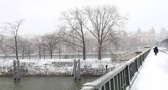 انقطاع الكهرباء عن 40 ألف منزل غرب فرنسا في عاصفة ثلجية