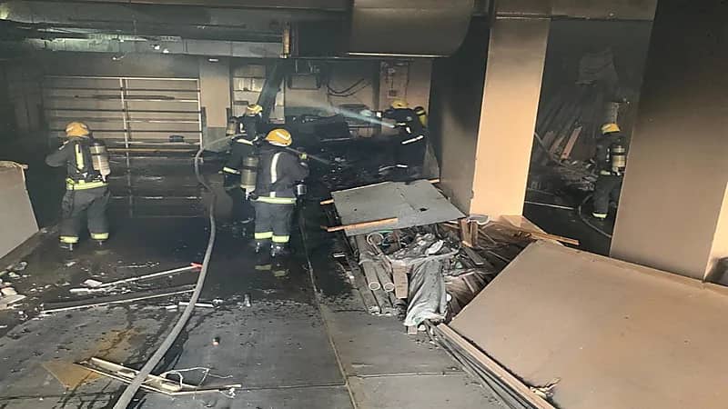 بالصور.. اندلاع حريق داخل قبو فندق بالمدينة المنورة