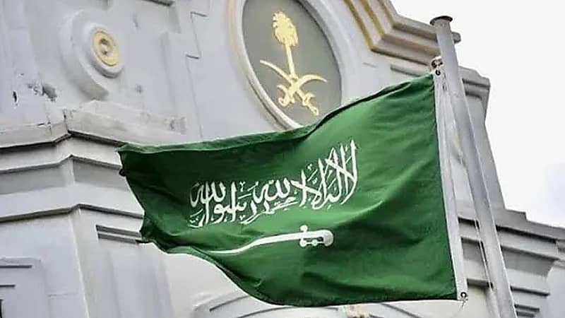 السفارة في إندونيسيا تباشر حادثة غرق مواطن وتكثف البحث لإنقاذه