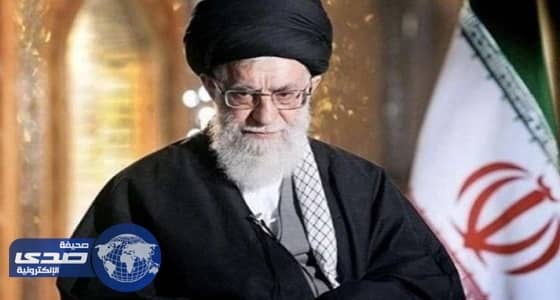 بالفيديو.. نهاية حكم الملالي.. الإيرانيون يحرقون صور الخميني والخامنئي