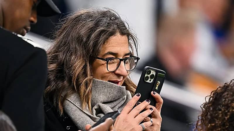 سر مكالمة فايزة العماري العاجلة مع رئيس ريال مدريد