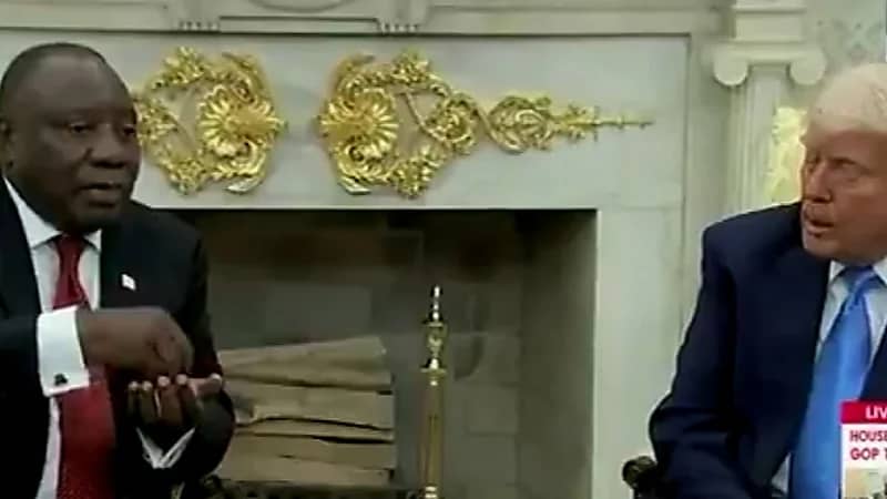 رئيس جنوب أفريقيا يطلب من ترامب مساعدته والاستثمار معه.. فيديو