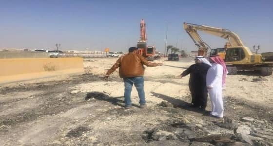 النقل بالشرقية يباشر الأعمال التطويرية للجسر المتقاطع في مدخل الأحساء