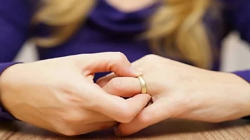 "قلة الاحترام" تدفع زوجة لطلب الخلع