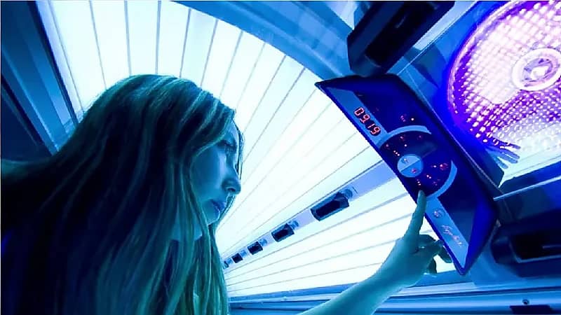 بالفيديو .. استشاري: أجهزة "التسمير" تزيد شيخوخة الجلد 3 أضعاف