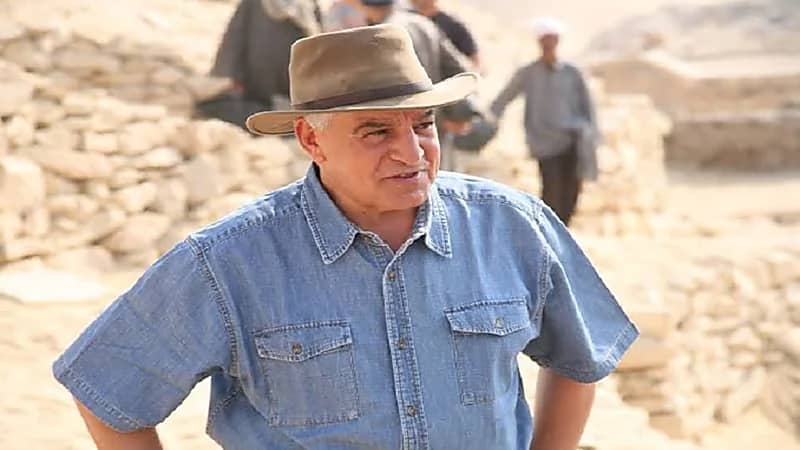 زاهي حواس: الأذان يزعج السياح ولابد من إيقافه