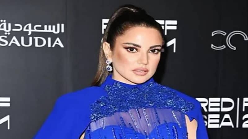 شاهد.. إطلالة شتوية للفنانة درة تخطف الأنظار حولها  