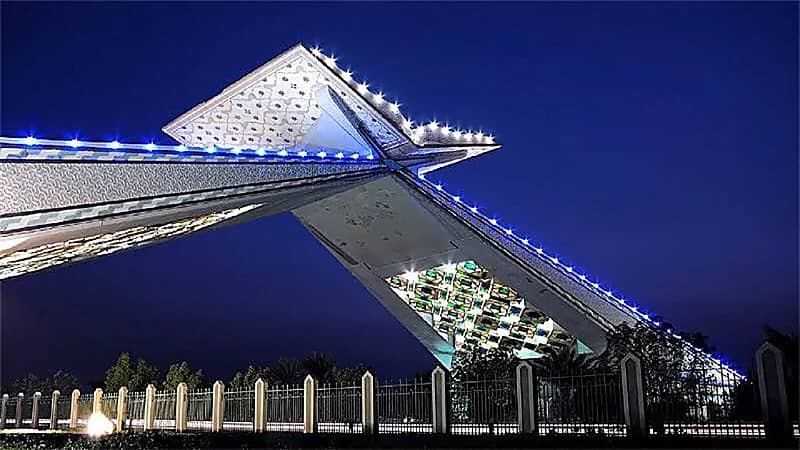 مصمم بوابة مكة يوجه رسالة لأمين المنطقة