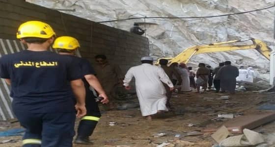 " هلال جازان " ينتهي من مباشرة حادث الانهيار الصخري بعد 14 ساعة