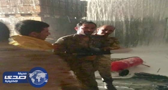 إخماد حريقا كبيرا في مستودع مغلق بالرياض