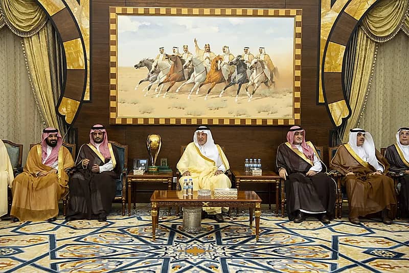"استشاري" يوضح أسباب الارتجاع المريئي