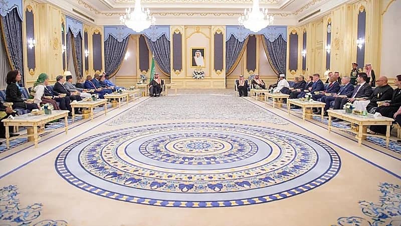 ولي العهد يتسلم أوراق اعتماد سفراء عدد من الدول لدى المملكة