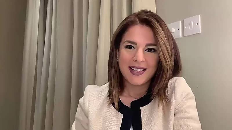 مذيعات تبدين رأيهن في الظهور بدون مكياج.. فيديو