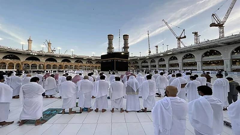 شاهد.. جموع المصلين يؤدون صلاة الاستسقاء في الحرمين الشريفين