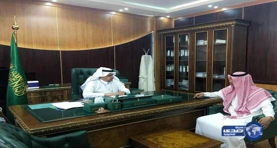 محافظ النماص يناقش ضعف شبكة المحمول