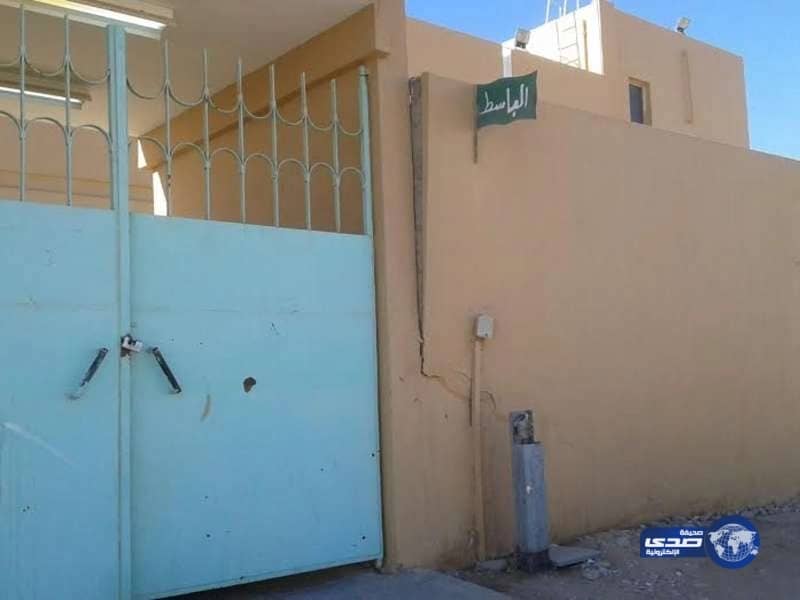 التحقيق في واقعة  سقوط سور مدرسة في تبوك .. والأهالي يطالبون بحلول قبل عودة الدراسة