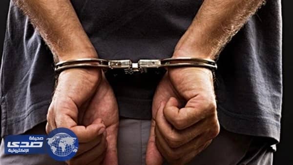 شرطة دبي تضبط عاملا آسيويا صور سيدة خليجية في غرفة خلع الملابس